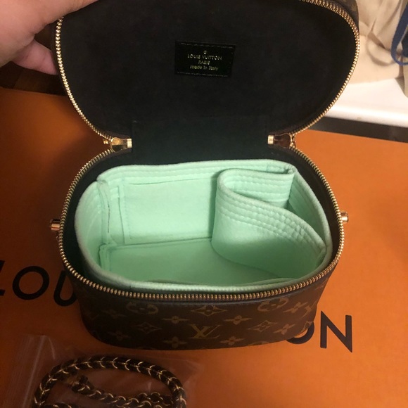 ✨🖤Louis Vuitton Vanity PM & Insert🖤✨ - Picture 4 of 16